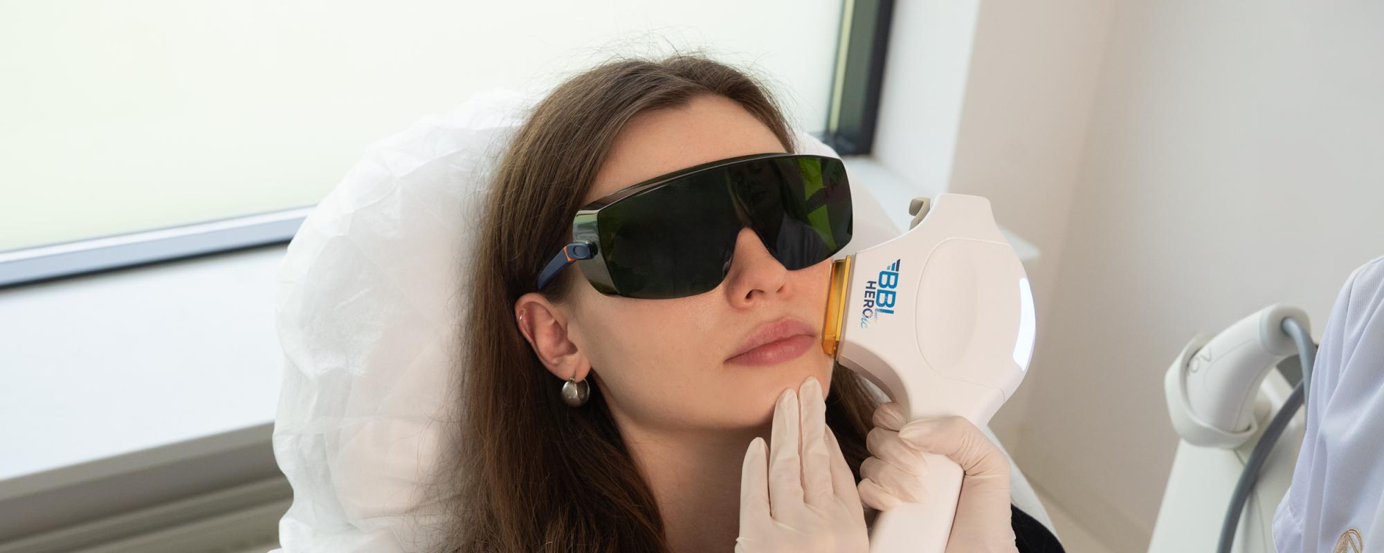 Trądzik pospolity i różowaty Trądzik pospolity i różowaty