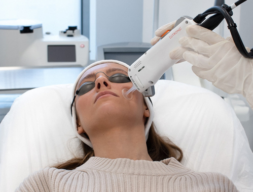 Zapraszamy na zabiegi w naszych klinikach w Warszawie, Katowicach, Łodzi i Krakowie.