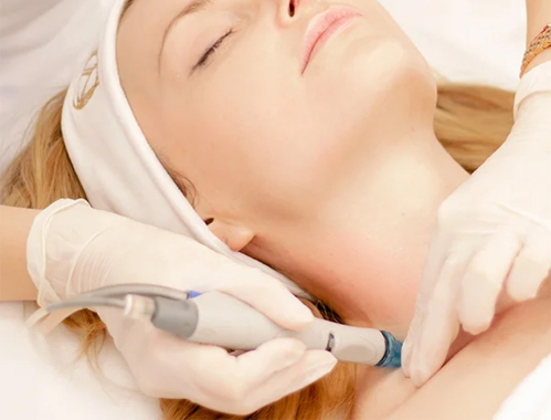 Zapraszamy na zabiegi w naszych klinikach w Warszawie, Katowicach, Łodzi i Krakowie.