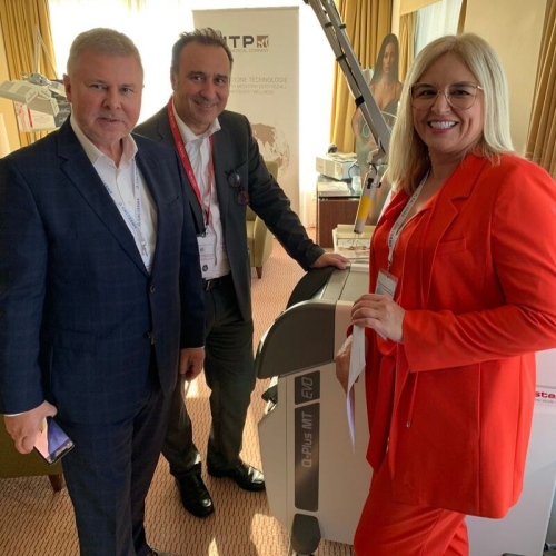 W dniach 26 - 29 września 2019 r. w warszawskim hotelu Hilton odbył się XXII Światowy Kongres Medycyny Estetycznej i Anti-Aging. Zobacz zdjęcia! Zapraszamy na zabiegi w naszych klinikach w Warszawie, Katowicach, Łodzi i Krakowie.