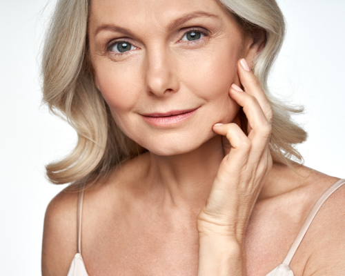 Jak odmłodzić twarz 50 latki?
