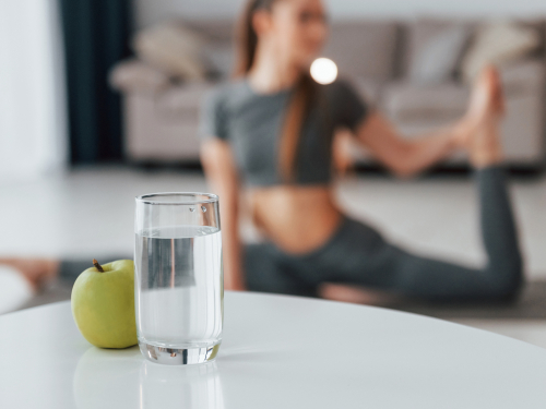 Dieta bogata w witaminy a długowieczność: Odkryj, jak zdrowa dieta może wspierać longevity i spowalniać starzenie. Co jeść, by żyć długo i zdrowo? Poznaj zdrowe tłuszcze i błonnik.