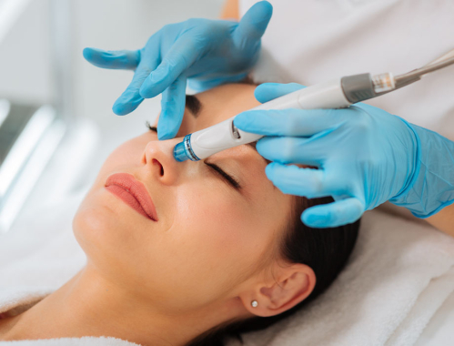 Mikrodermabrazja wodna w Klinice w Warszawie, Krakowie, Łodzi i Katowicach to sposób na błyskawiczne odświeżenie skóry. ✹ Idealnie sprawdza się jako zabieg przed ślubem. Sprawdź!