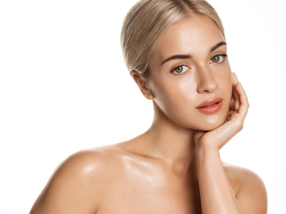 Czeka Cię zabieg na twarz kwasem polimlekowym? Poznaj zalecenia po zabiegu. Dowiedz się, kiedy możesz skorzystać z jacuzzi i ciepłej kąpieli!