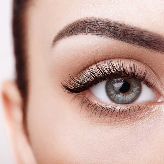 → W naszej klinice Warszawa, Katowice, Łódź, Kraków wykorzystywane są najnowocześniejsze lasery pikosekundowe, dzięki którym można skutecznie usunąć makijaż permanentny. Zapisz się już dziś!