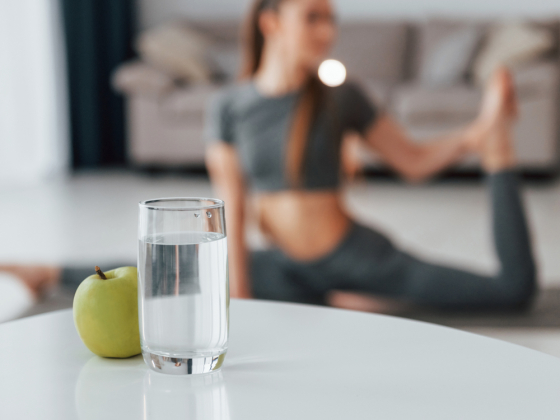 Dieta bogata w witaminy a długowieczność: Odkryj, jak zdrowa dieta może wspierać longevity i spowalniać starzenie. Co jeść, by żyć długo i zdrowo? Poznaj zdrowe tłuszcze i błonnik.