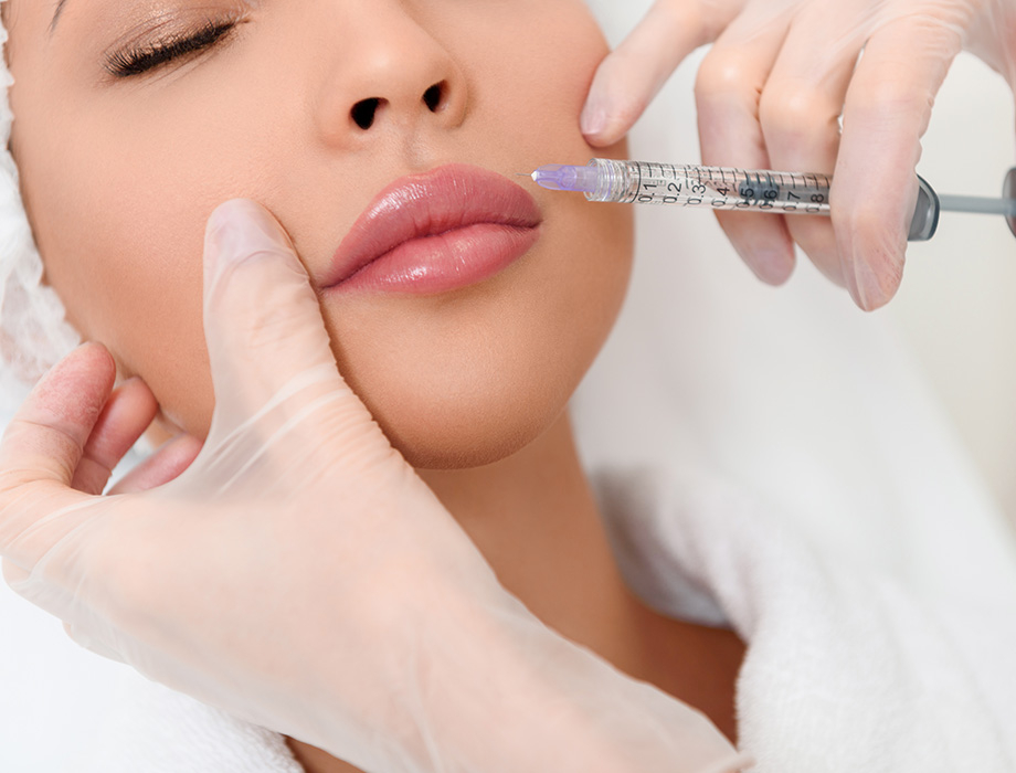 Specjaliści z naszej kliniki w Katowicach ujawniają ile czasu zajmuje powiększenie ust. Zapraszamy na zabiegi w naszych klinikach w Warszawie, Katowicach, Łodzi i Krakowie.