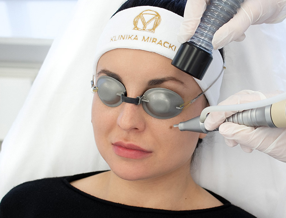 Zapraszamy też na zabiegi w naszych klinikach w Warszawie, Katowicach, Łodzi i Krakowie.