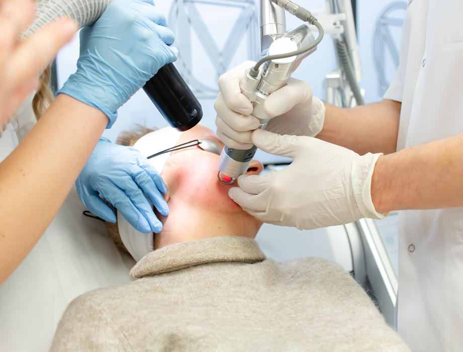 Masz przebarwienia na skórze i rozważasz usunięcie ich laserem? Przyjdź do Kliniki Miracki w Warszawie!