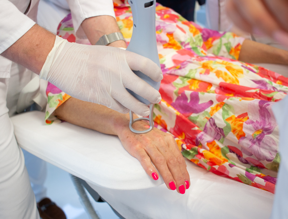 Zmiany skórne mogą stanowić problem estetyczny lub zdrowotny. O poradę w tej sprawie poproś ekspertów z Kliniki Miracki w Katowicach!