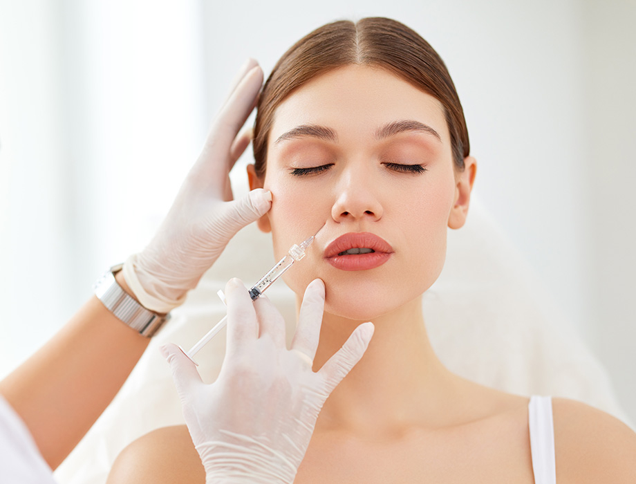 Ile kosztuje zabieg wypełniania zmarszczek w Łodzi?