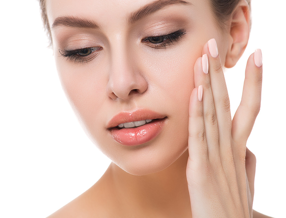 Chcesz nawilżyć przesuszoną skórę? Umów się na zabieg na suchą skórę w naszej Klinice w Katowicach! Zapraszamy też na zabiegi w naszych klinikach w Warszawie, Łodzi i Krakowie.