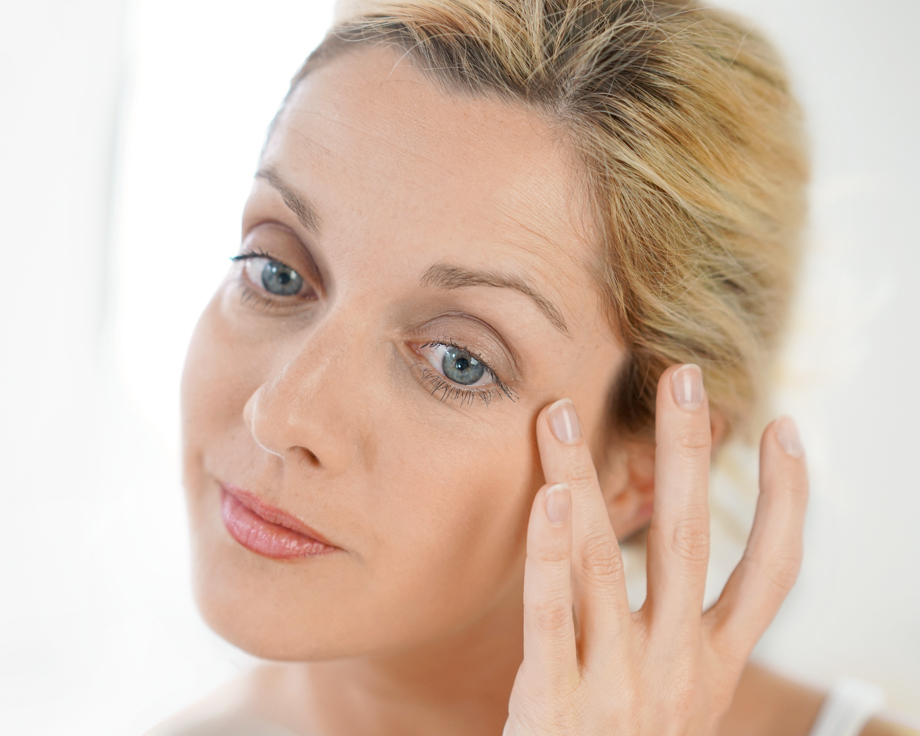 Zmarszczki pod oczami u 40-latki – rekomendowane zabiegi