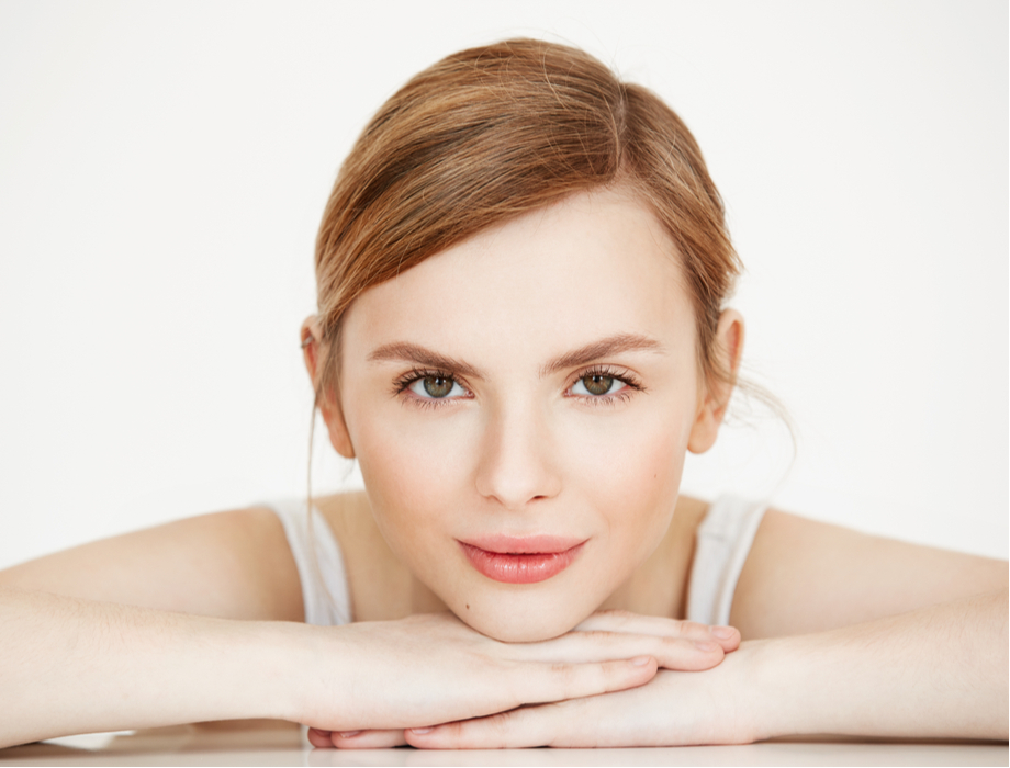 Hydradermabrazja, czyli peeling wodny – jakich efektów możemy oczekiwać po tym zabiegu? ♢ Odpowiada Klinika Miracki w Warszawie, Krakowie, Łodzi i Katowicach