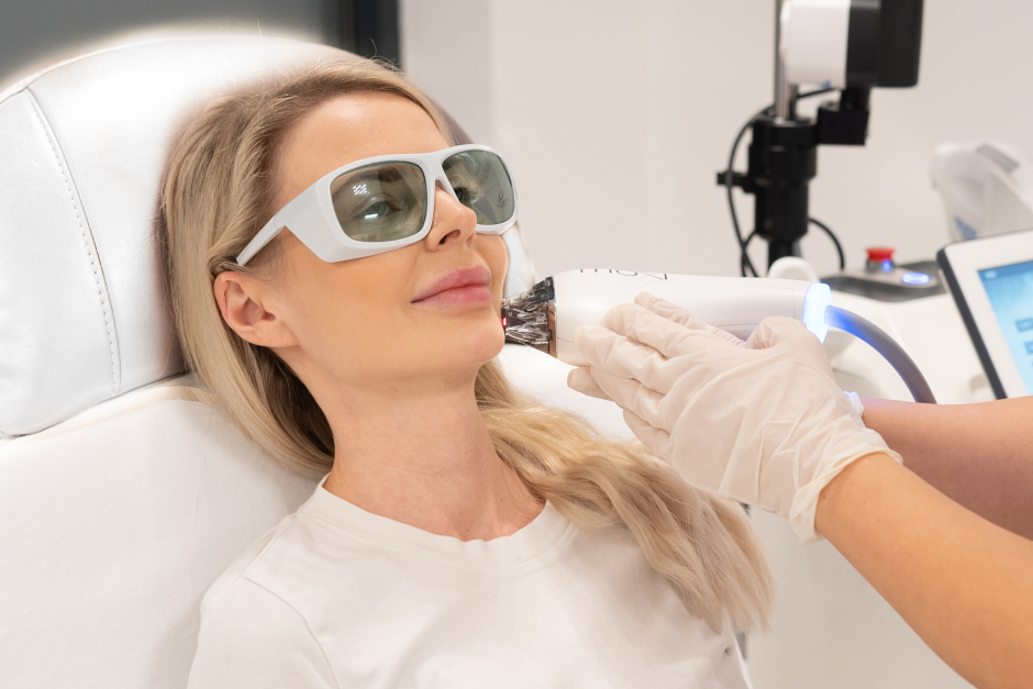 Odkryj nowości w Klinice Miracki: BBL HEROic Forever Young (odmładzanie genowe), laser tulowy MOXI, endermologia LPG Infinity – naturalna rewitalizacja, anti-aging, modelowanie ciała w Warszawie, Krakowie, Katowicach i Łodzi.