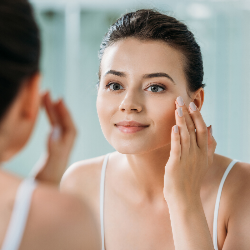 Pojawienie się pierwszych zmarszczek mimicznych w okolicach oczu i na czole to impuls, aby zacząć szczególnie dbać szczególnie dbać o skórę. ➛ Klinika Miracki Warszawa, Katowice, Kraków, Łódź.