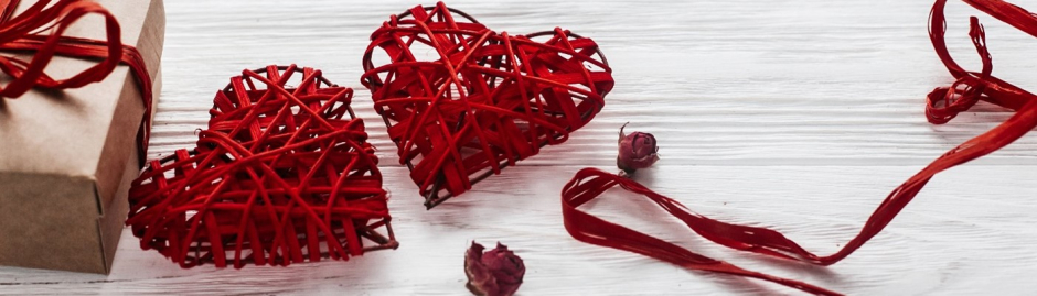 Przygotuj się na kolację walentynkową z Kliniką Miracki! Zobacz, jakie zabiegi bankietowe polecamy. Pozwól sobie na SPA i oczaruj wyglądem drugą połówkę! Zapraszamy na zabiegi w naszych klinikach w Warszawie, Łodzi, Katowicach i Krakowie.