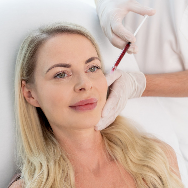 Wampirzy Lifting – naturalna terapia Anti-aging