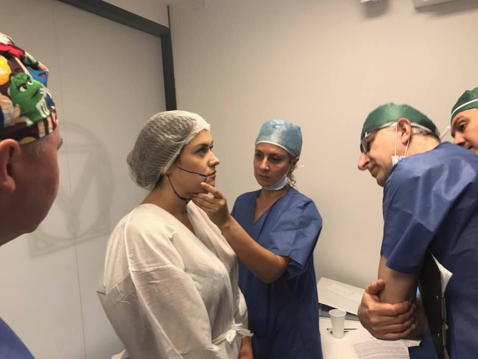 Dokładne przygotowanie do zabiegu liftingu podbródka 16427519_10212679068840419_3100692637882985499_n